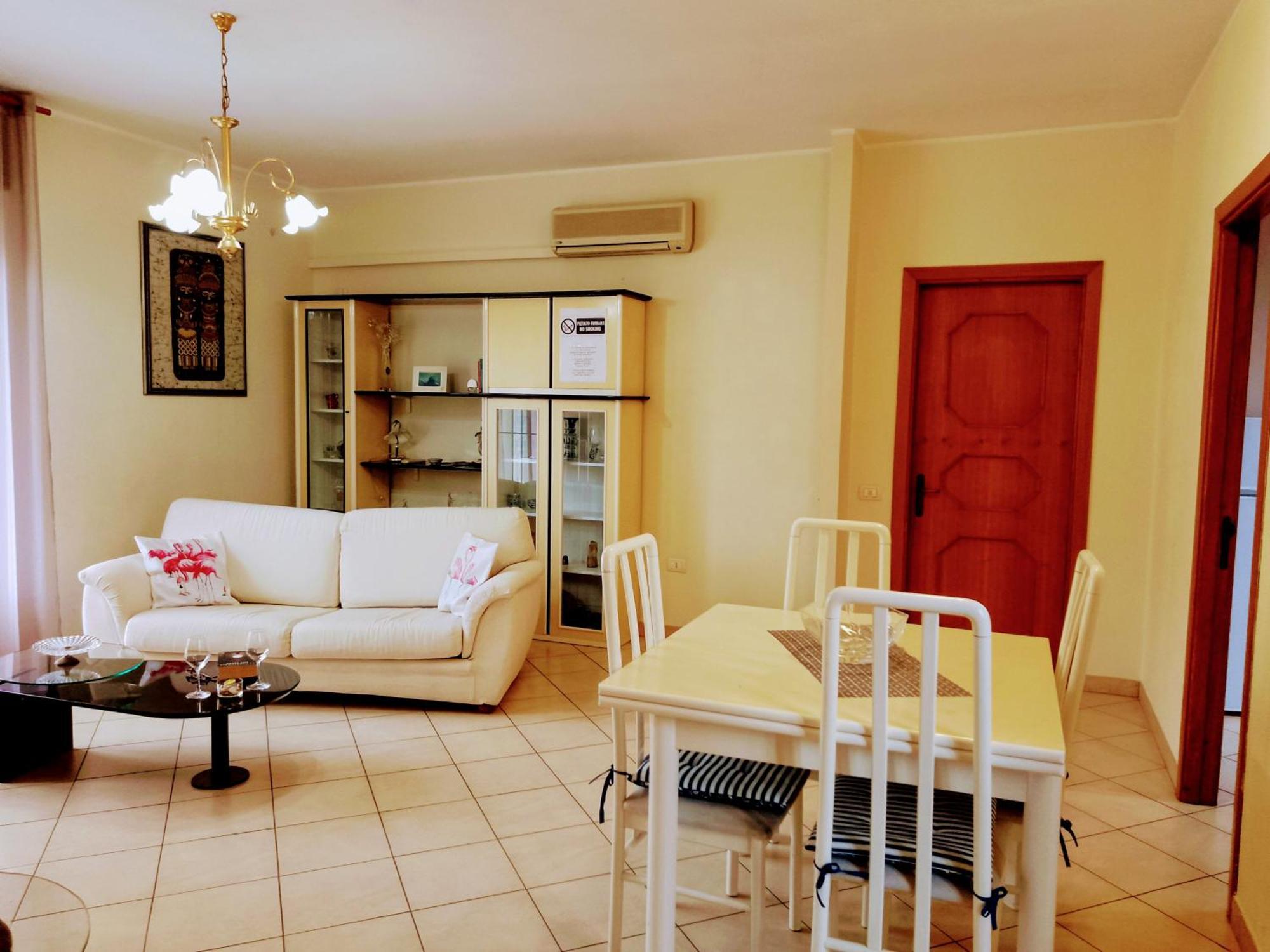 Il Fenicottero Rosa 'Apartment in the city Quartu SantʼElena Esterno foto